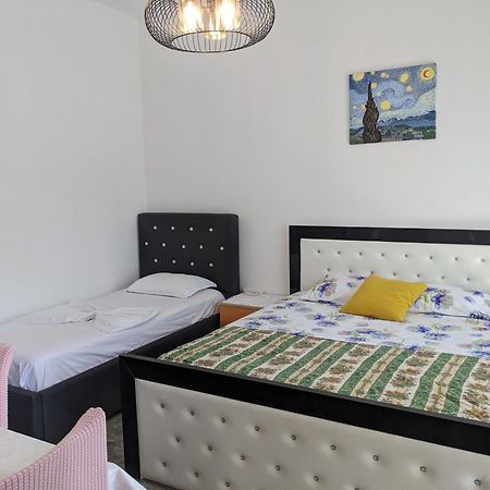 Serenade Beach Durrës Buitenkant foto