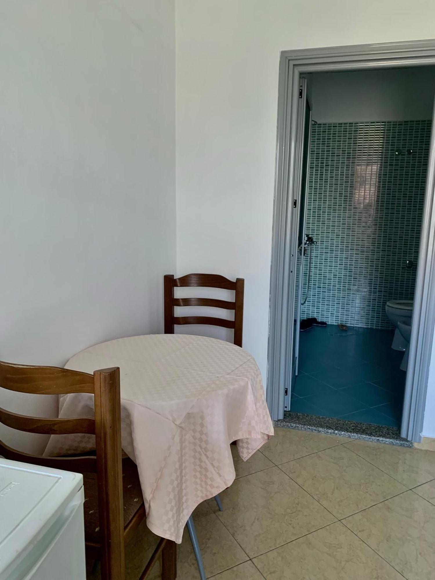 Serenade Beach Durrës Kamer foto