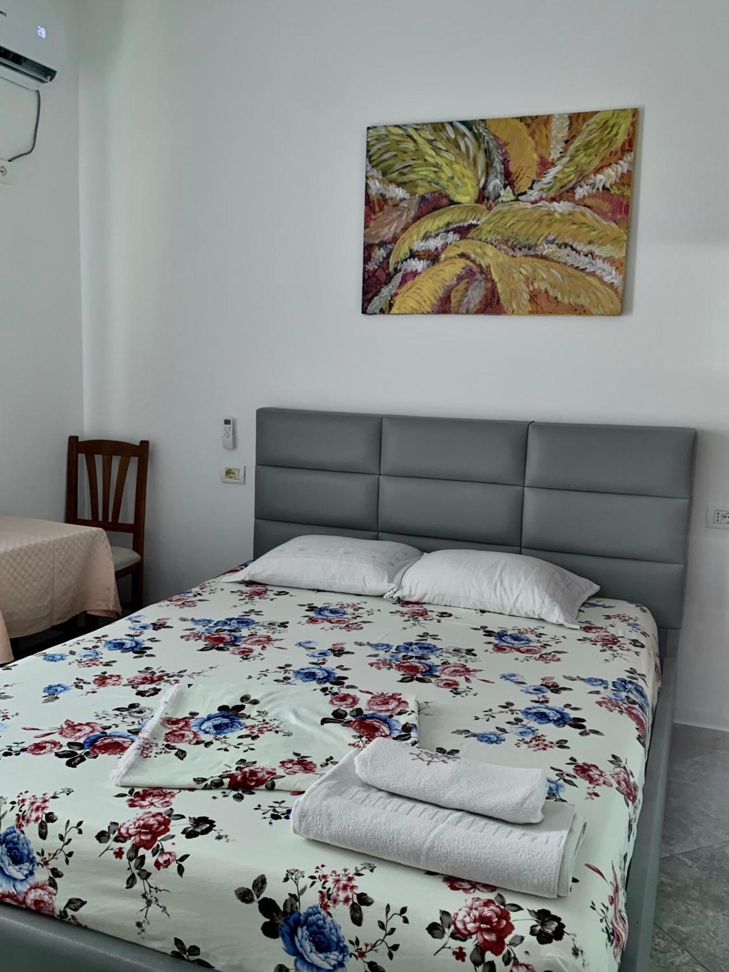 Serenade Beach Durrës Kamer foto